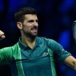 Djokovic vence Alcaraz e busca revanche contra Sinner na decisão do Finals