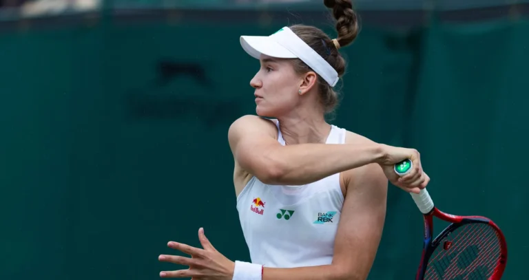 Rybakina pode virar a número 1 do mundo em Wimbledon, mas prefere ignorar o <em>ranking</em>