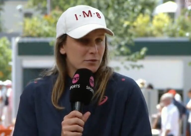 Boné de treinadora de Kostyuk vira polêmica com Sabalenka