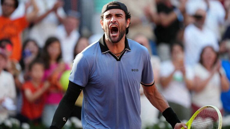 Berrettini vence algoz de Sinner e volta às quartas em Paris