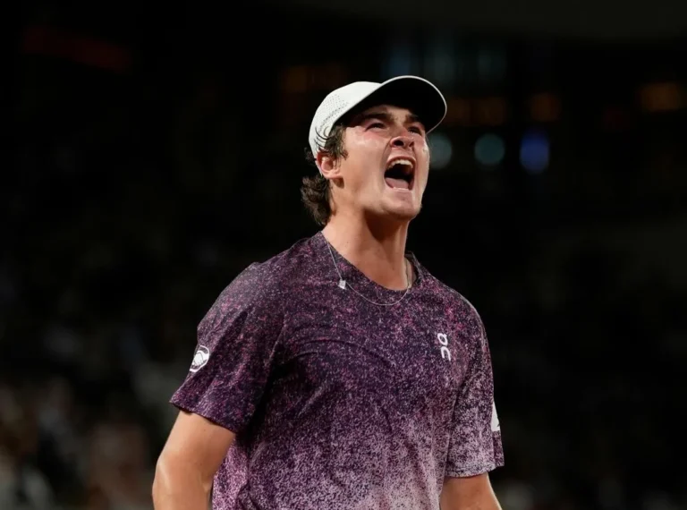 João Fonseca nas quartas de Roland Garros: vitória sobre Ruud, choro de Guga e premiação milionária