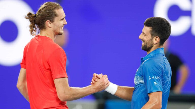 Djokovic celebra Zverev após título em Paris: “Respeito e amizade”