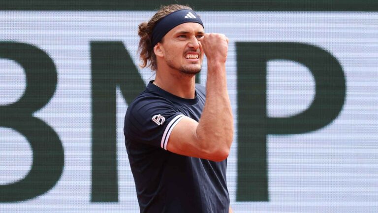 Zverev vence batalha de 5 sets contra Cobolli e conquista Roland Garros